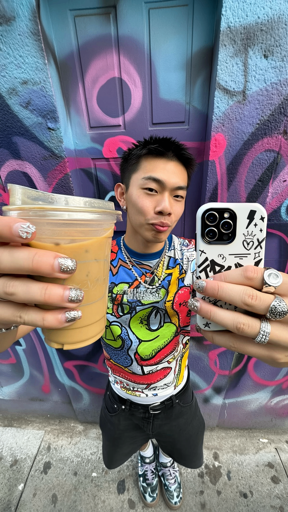 IBUW Grafitti Phone Case - Black and White for Urban Style Lovers